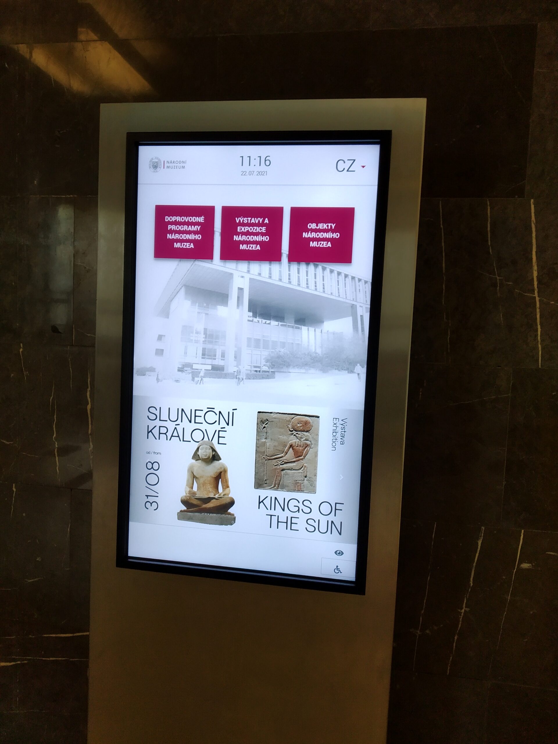 Univerzálny interaktívny informačný panel múzea - display.